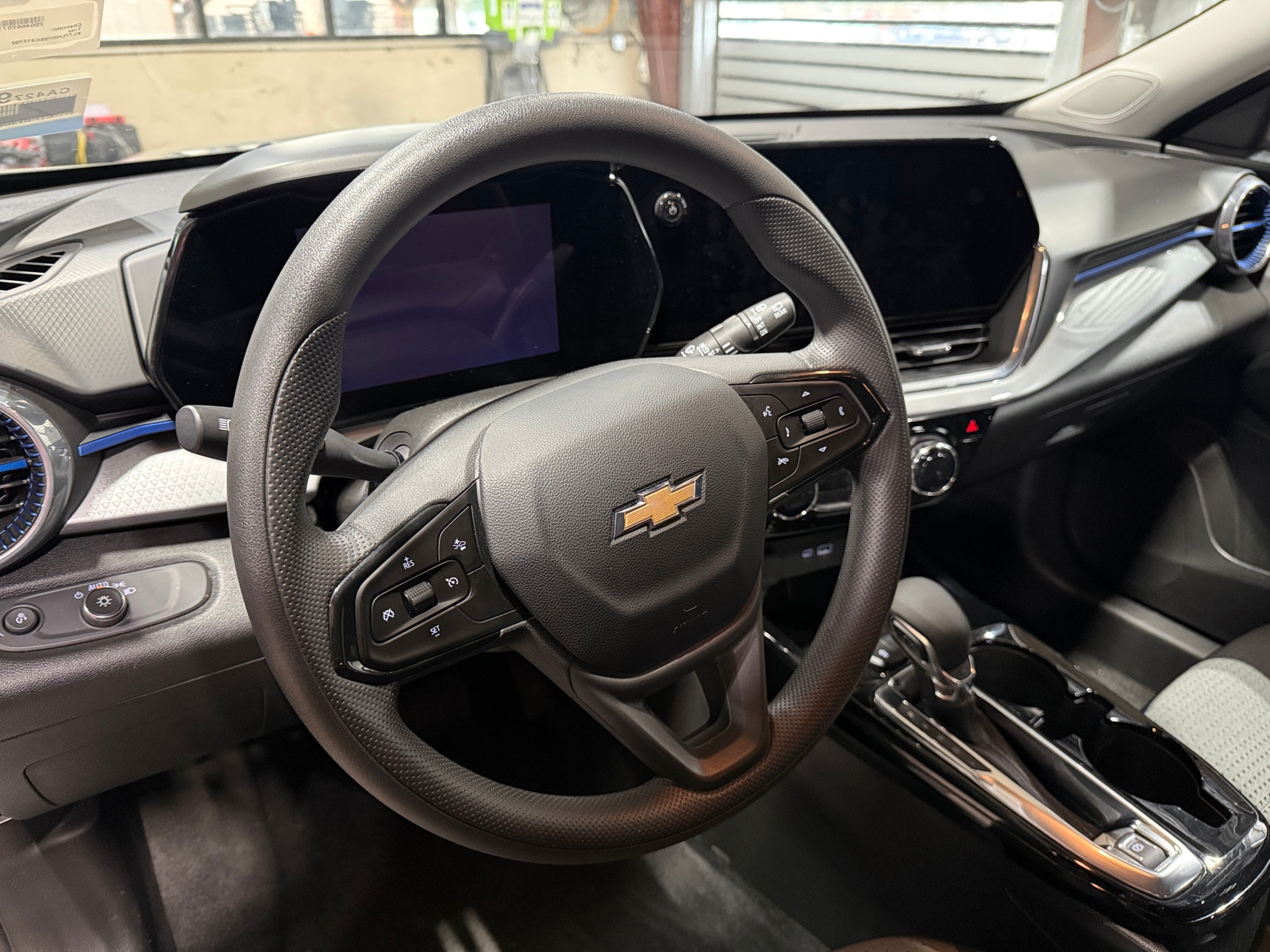 Thumbnail: 2025 Chevrolet Trax - 5