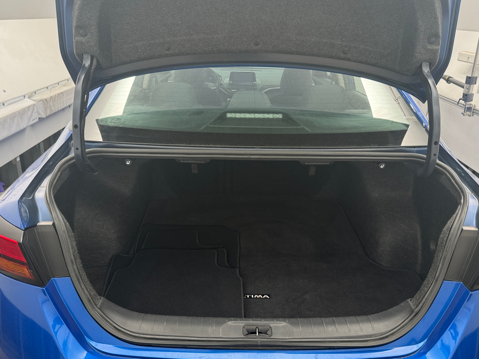 Thumbnail: 2025 Nissan Altima - 7