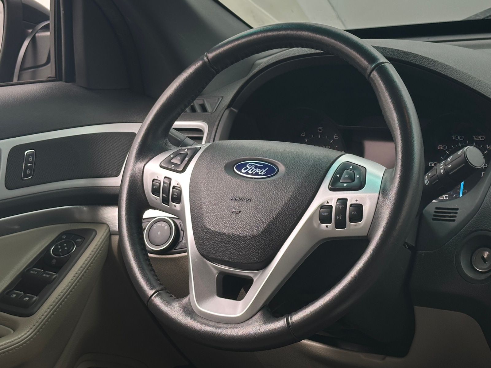 Thumbnail: 2015 Ford Explorer - 5