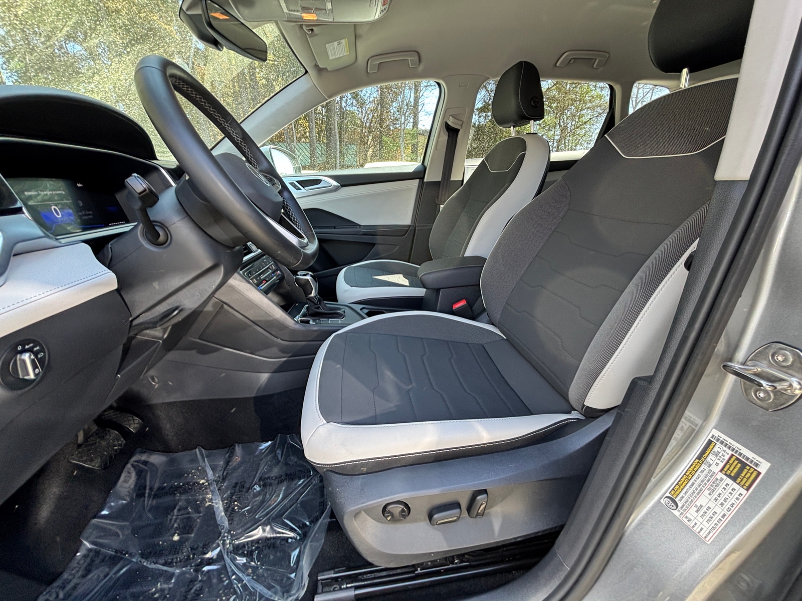 Thumbnail: 2025 Volkswagen Taos - 2