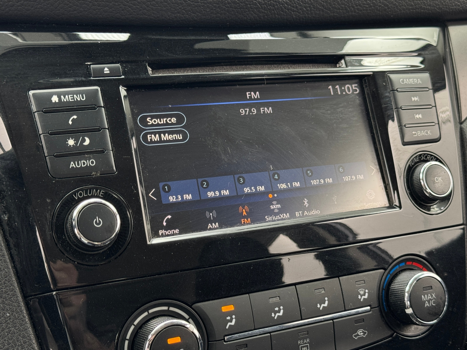 Thumbnail: 2021 Nissan Rogue Sport - 4