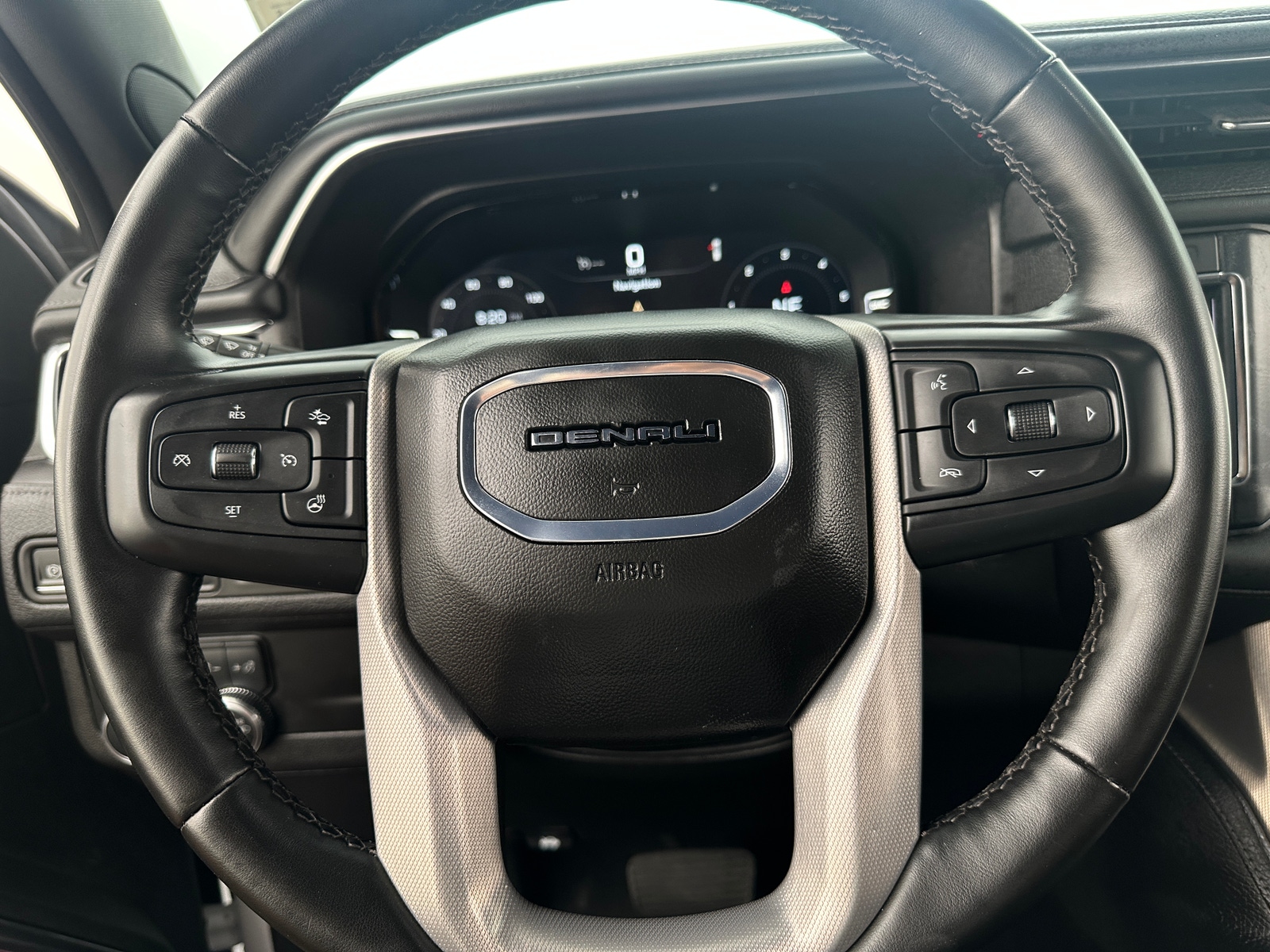 Thumbnail: 2024 GMC Yukon XL - 4