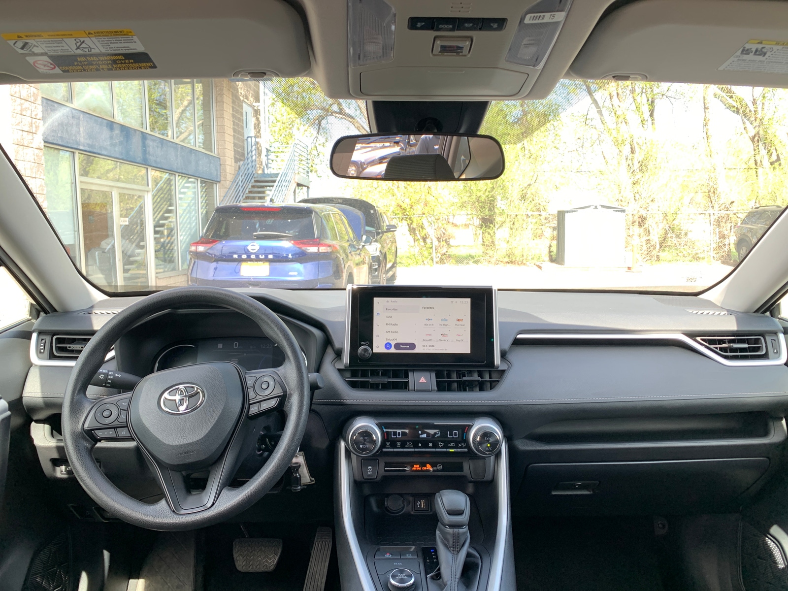 Thumbnail: 2025 Toyota RAV4 - 3