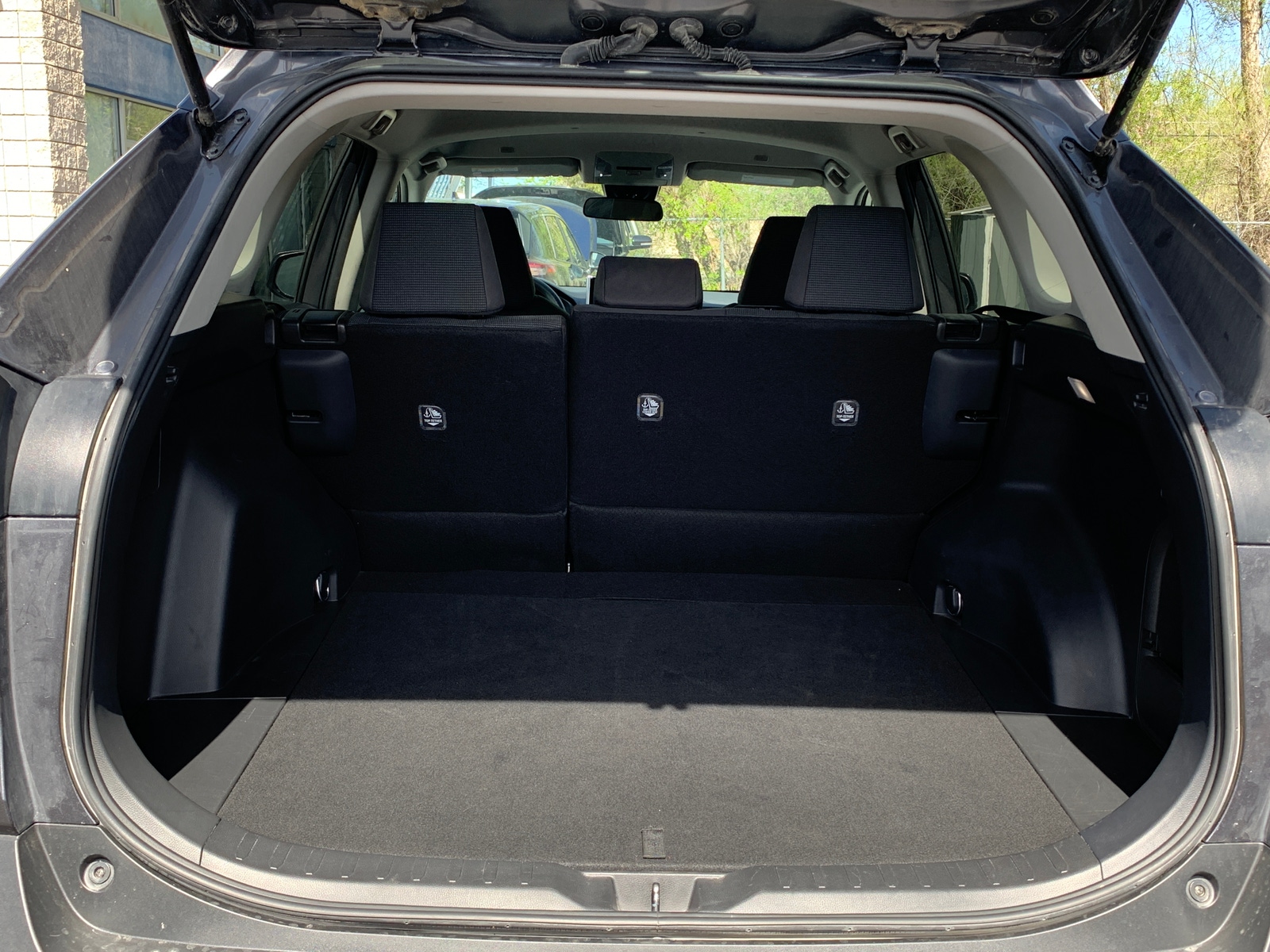 Thumbnail: 2025 Toyota RAV4 - 6