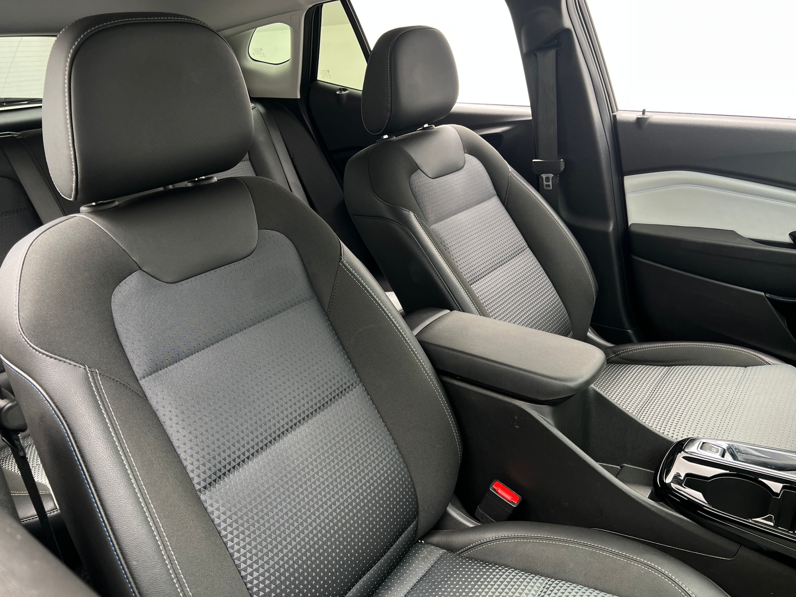 Thumbnail: 2025 Chevrolet Trax - 2