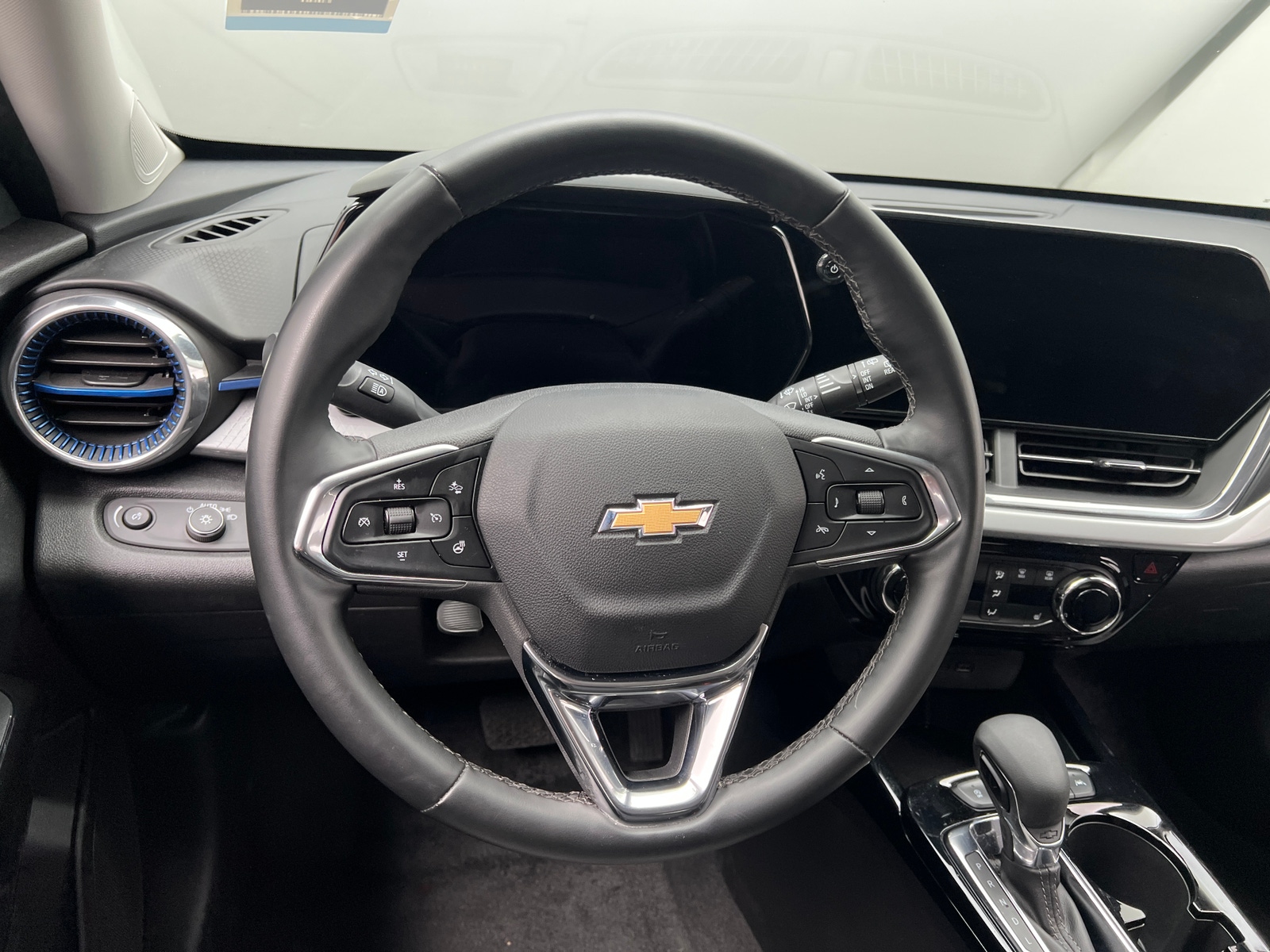 Thumbnail: 2025 Chevrolet Trax - 5