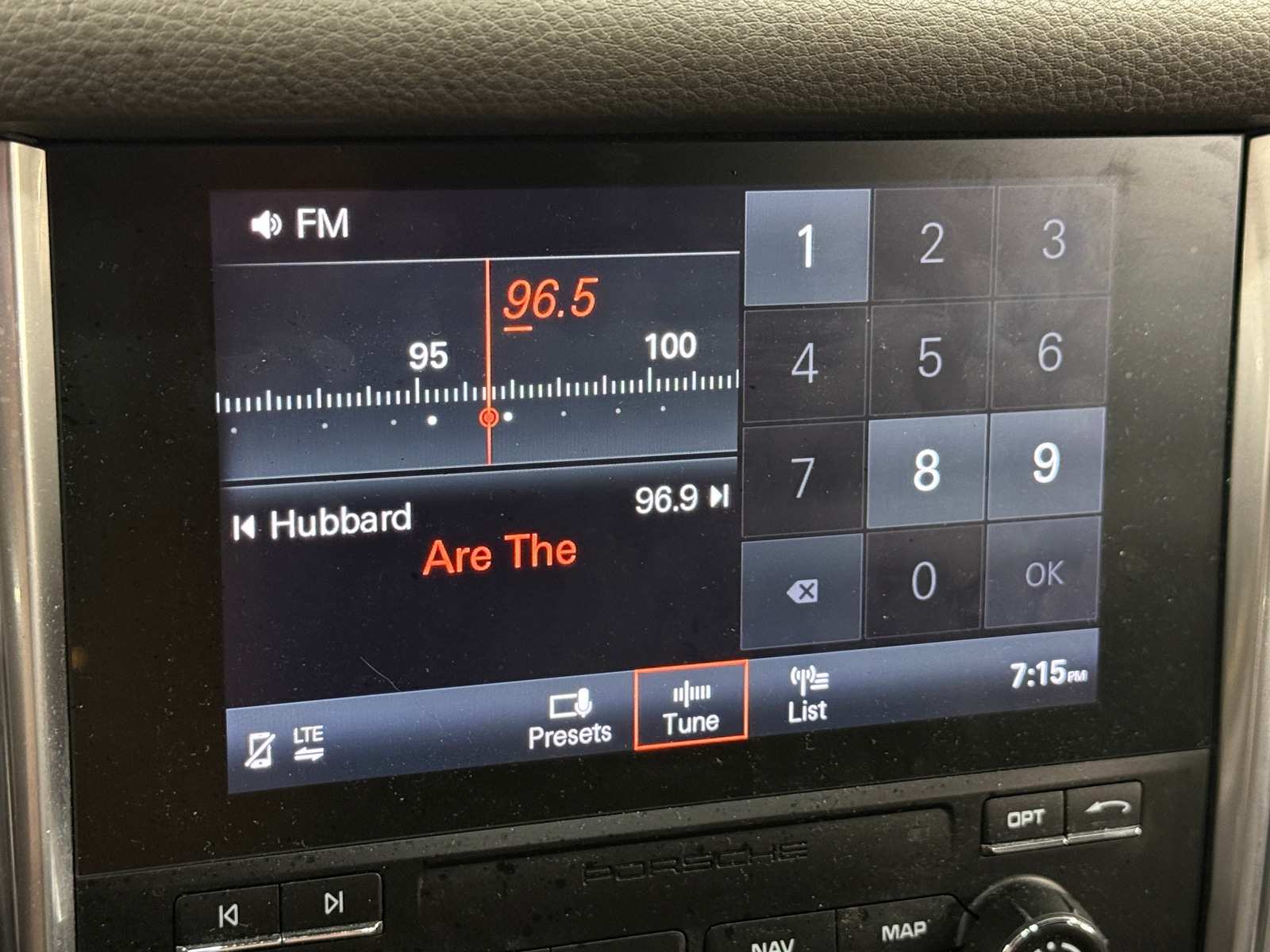 Thumbnail: 2018 Porsche Macan - 3