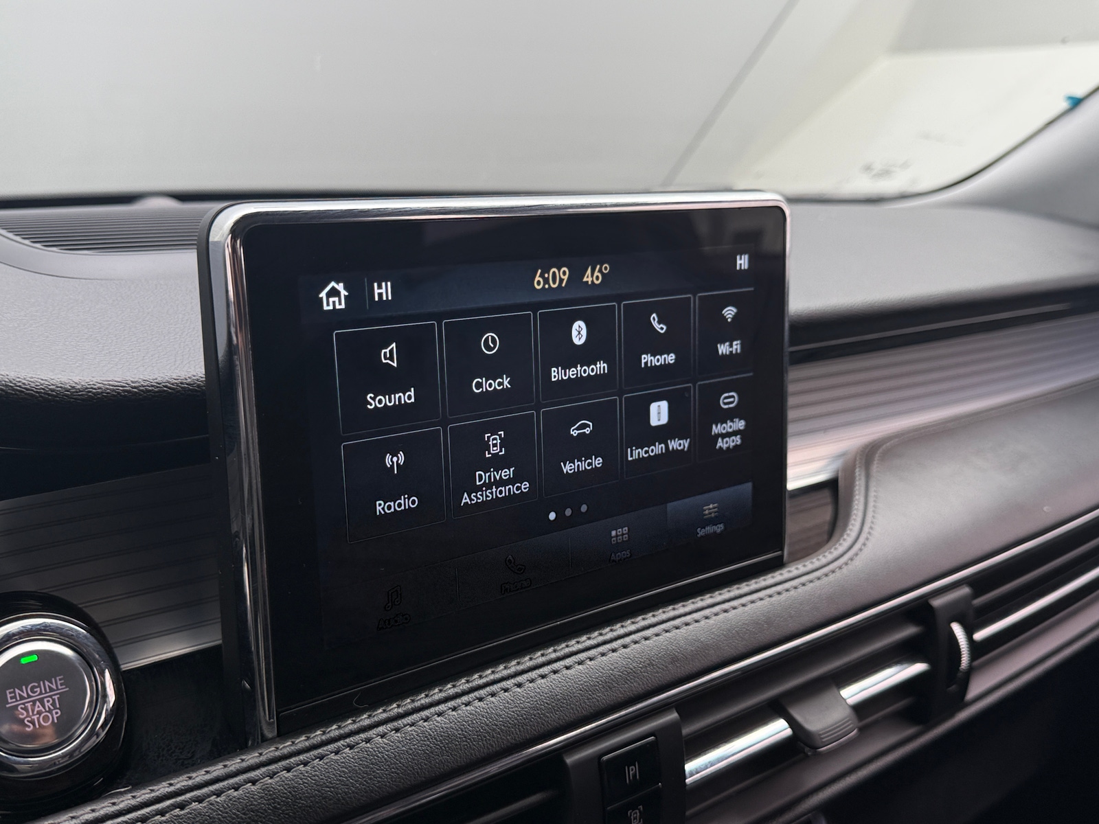 Thumbnail: 2022 Lincoln Corsair - 3