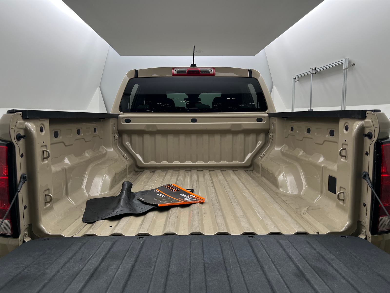 Thumbnail: 2023 Chevrolet Colorado - 7