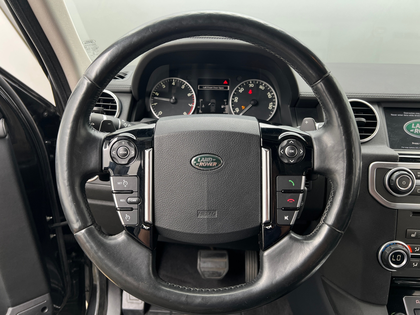 Thumbnail: 2016 Land Rover LR4 - 4