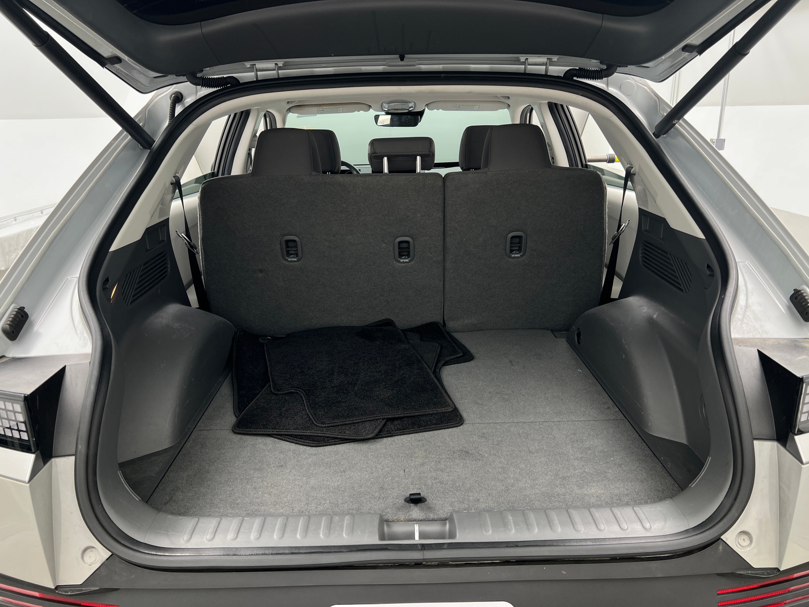 Thumbnail: 2024 Hyundai Ioniq 5 - 7