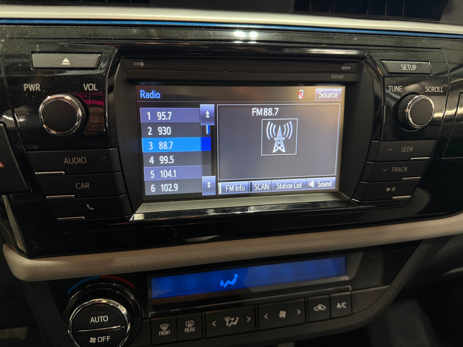 Thumbnail: 2015 Toyota Corolla - 4