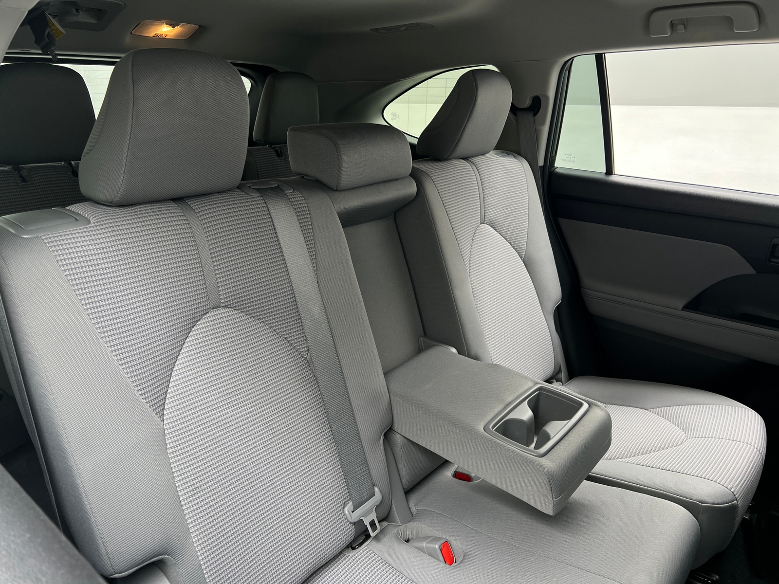 Thumbnail: 2023 Toyota Highlander - 6