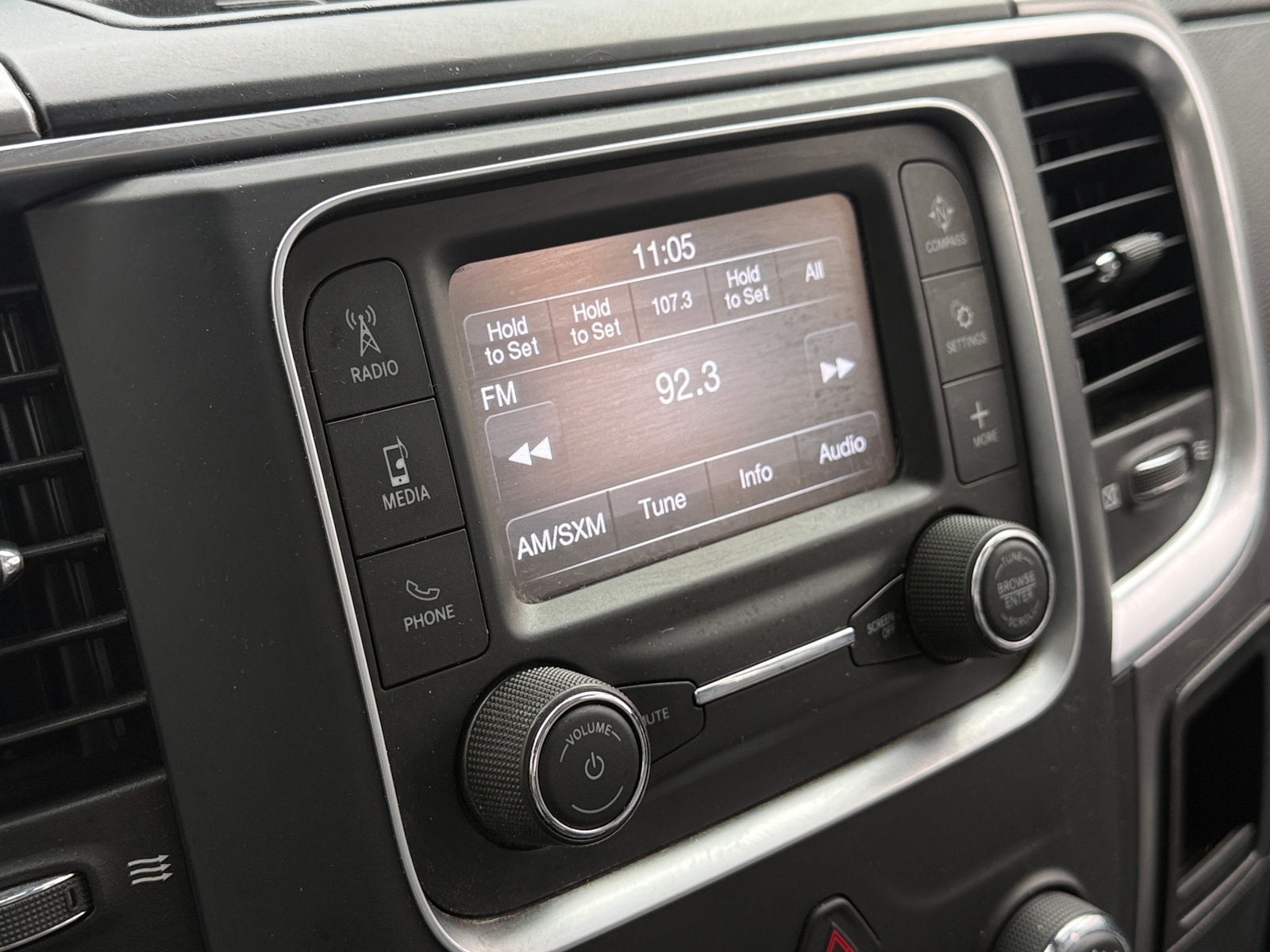 Thumbnail: 2021 RAM 1500 Classic - 4