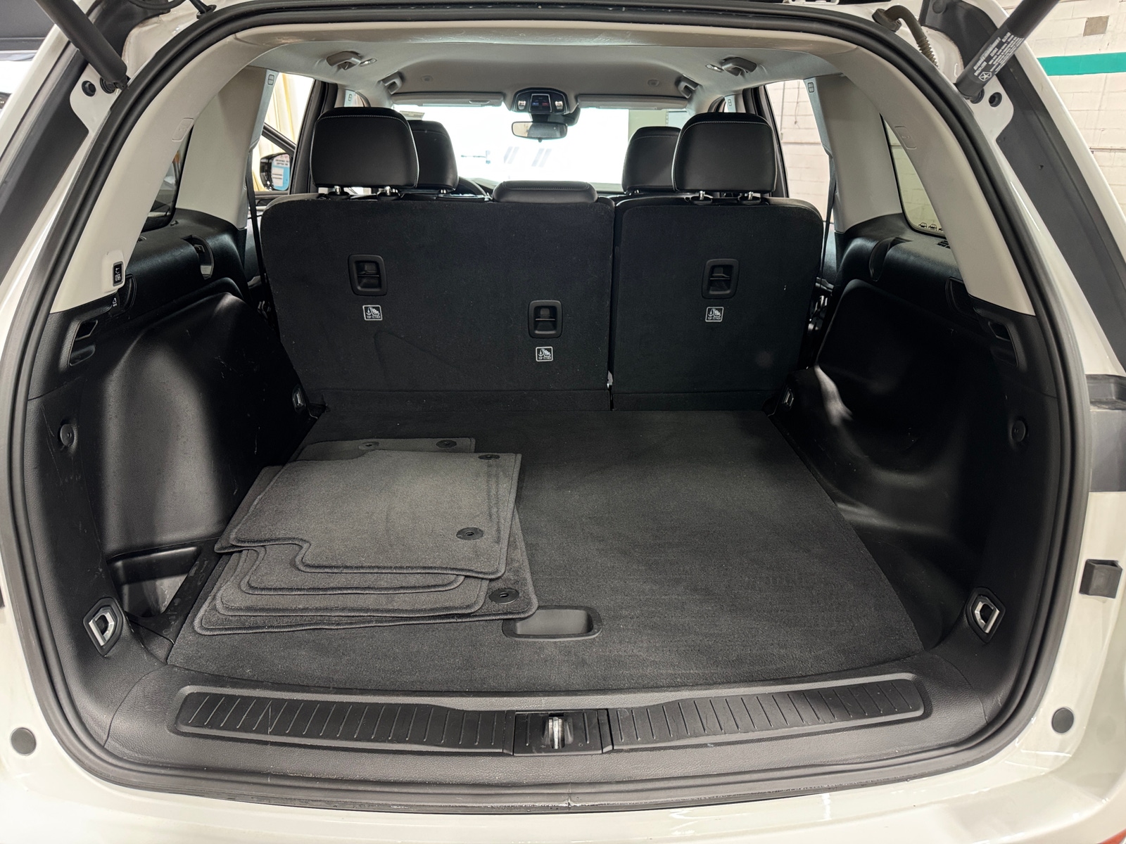 Thumbnail: 2023 Jeep Grand Cherokee - 6