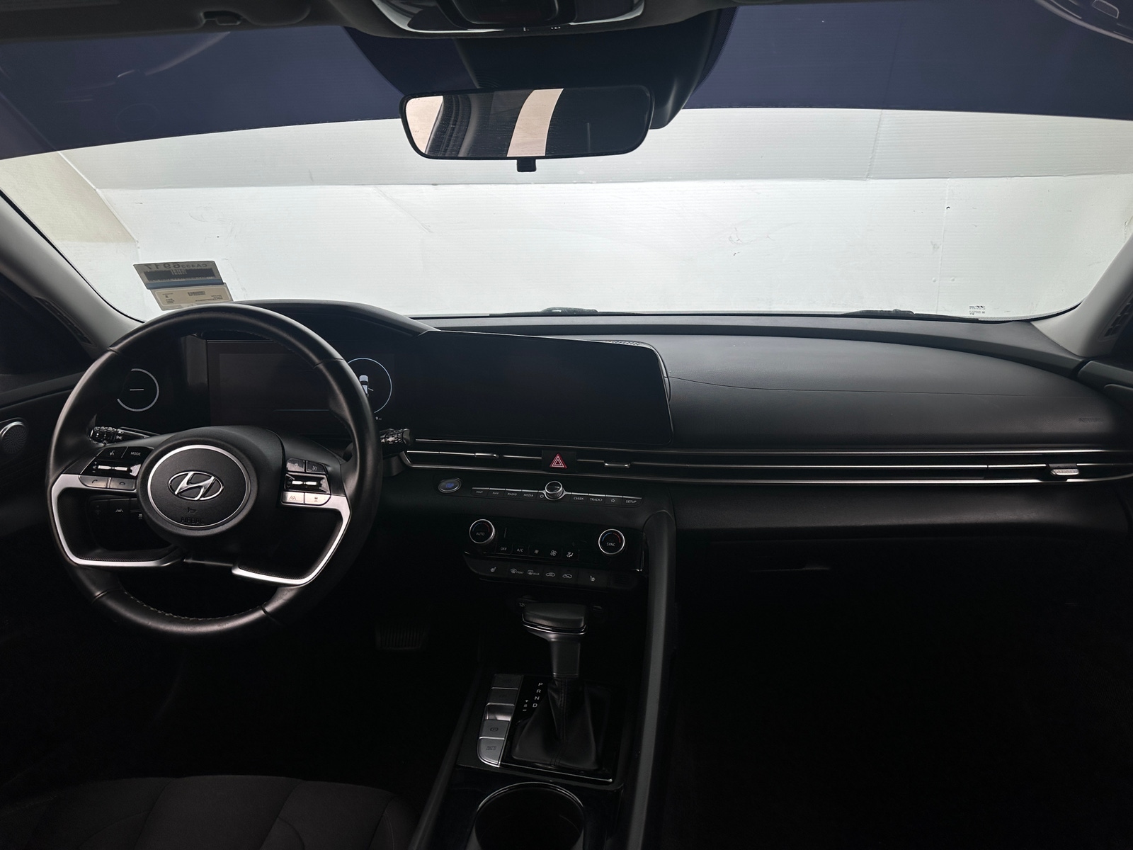 Thumbnail: 2023 Hyundai Elantra - 3