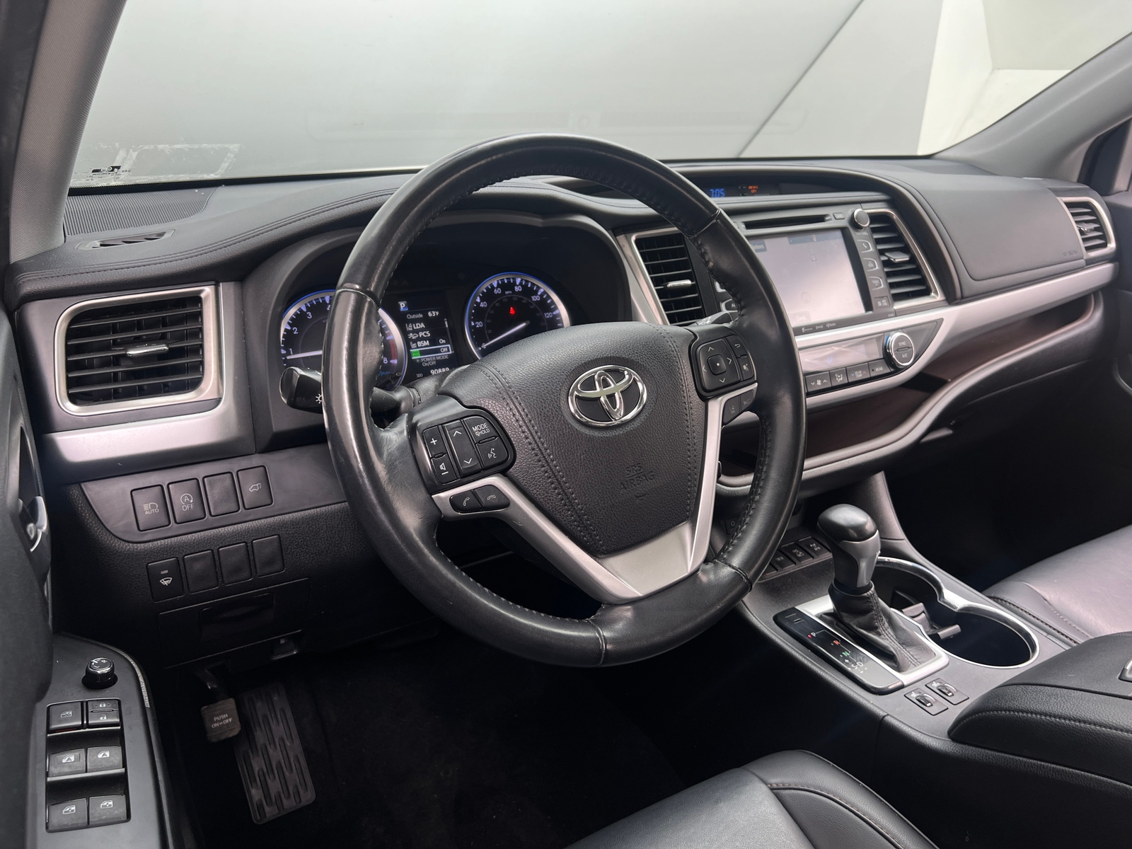 Thumbnail: 2019 Toyota Highlander - 2