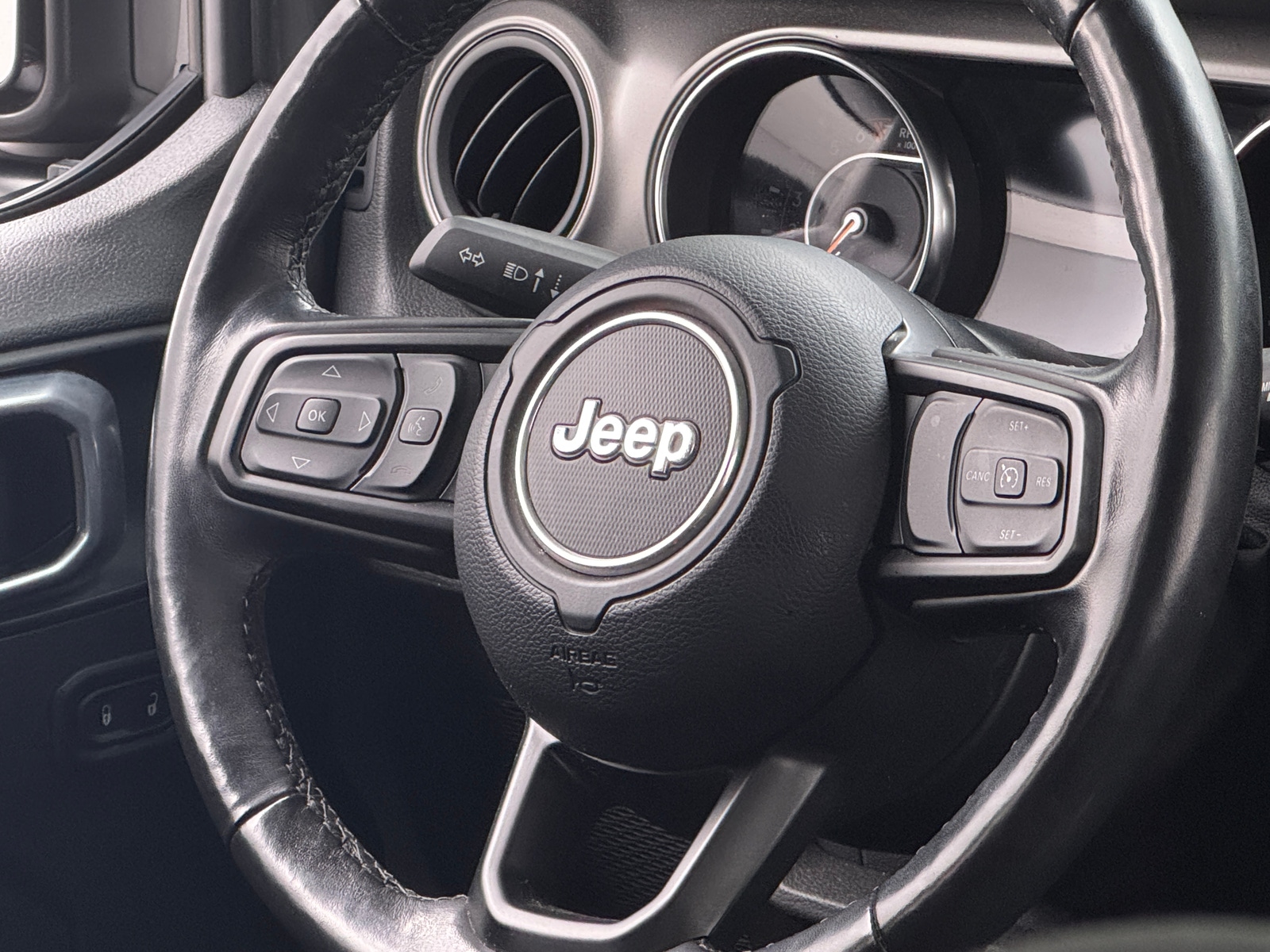 Thumbnail: 2021 Jeep Gladiator - 5