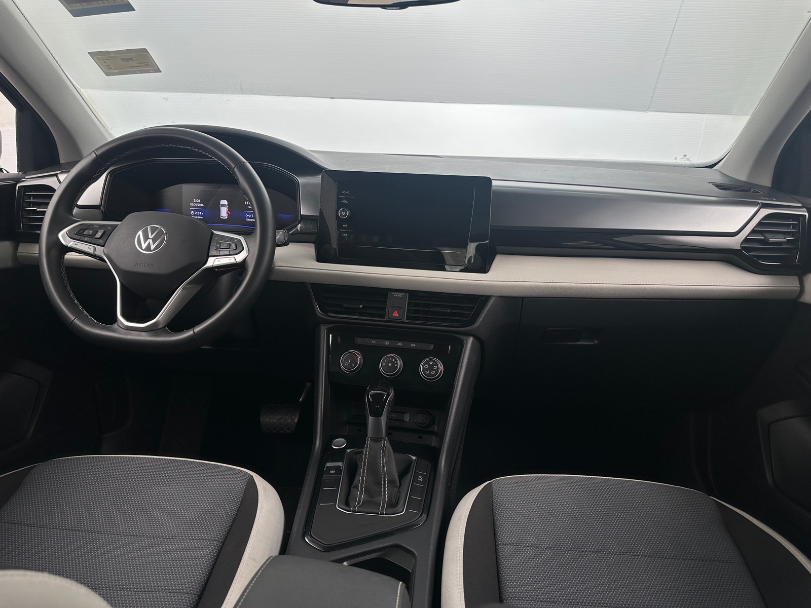 Thumbnail: 2025 Volkswagen Taos - 3