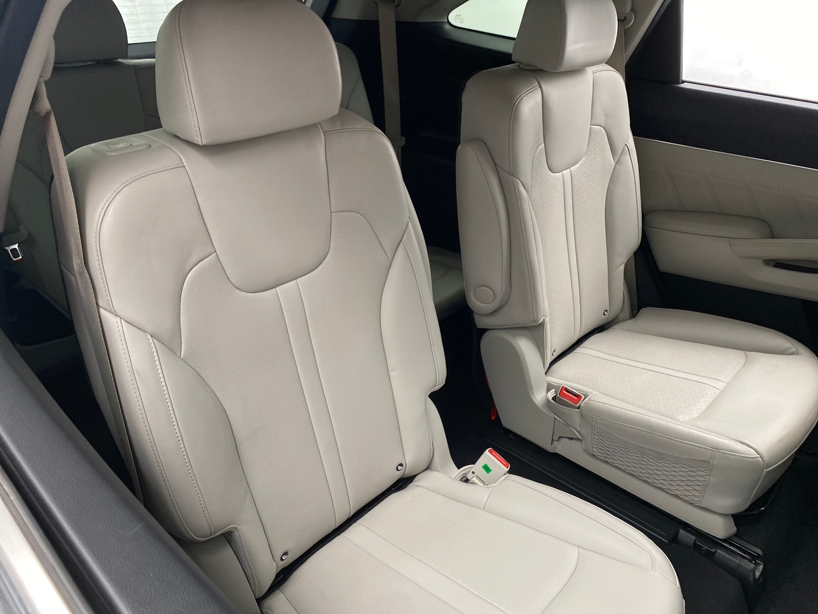 Thumbnail: 2022 Kia Sorento - 5