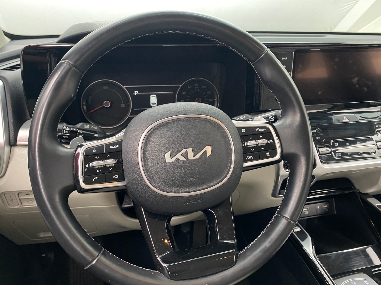 Thumbnail: 2022 Kia Sorento - 4