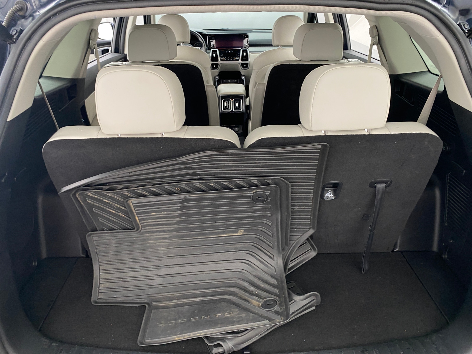 Thumbnail: 2022 Kia Sorento - 6