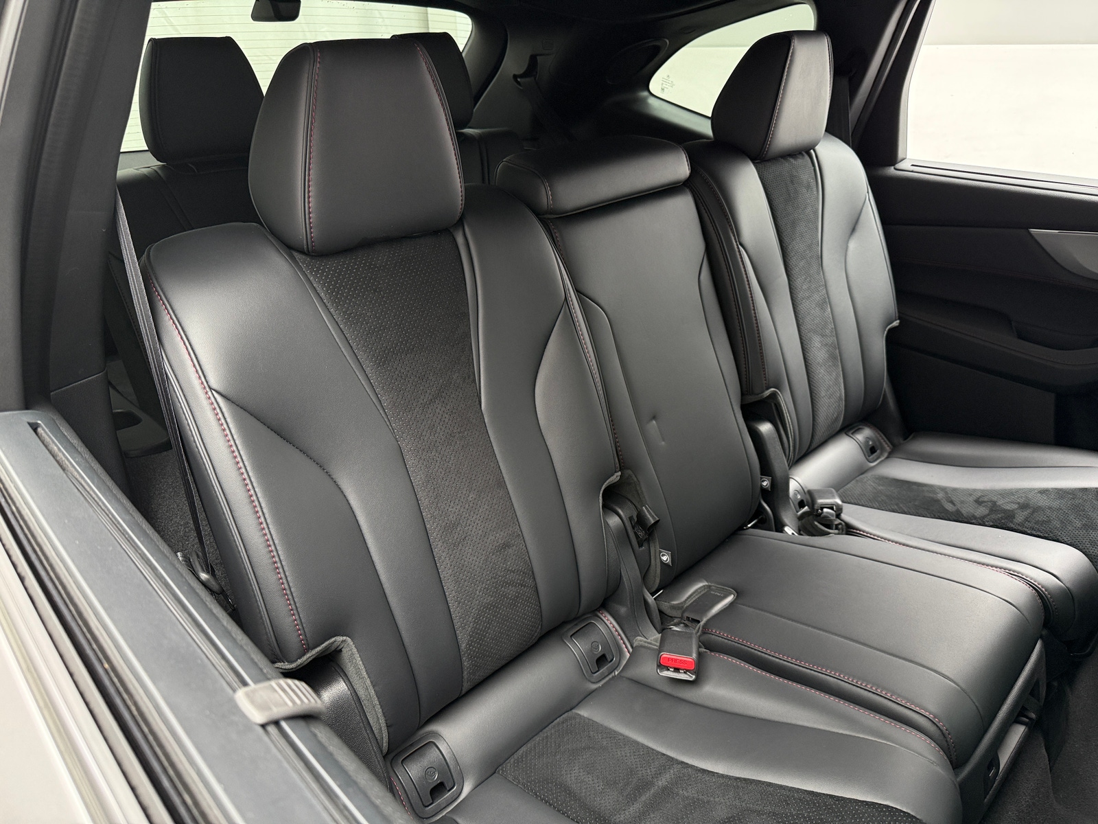 Thumbnail: 2025 Acura MDX - 6