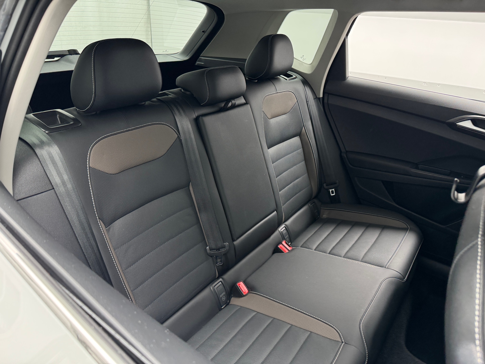 Thumbnail: 2022 Volkswagen Taos - 5