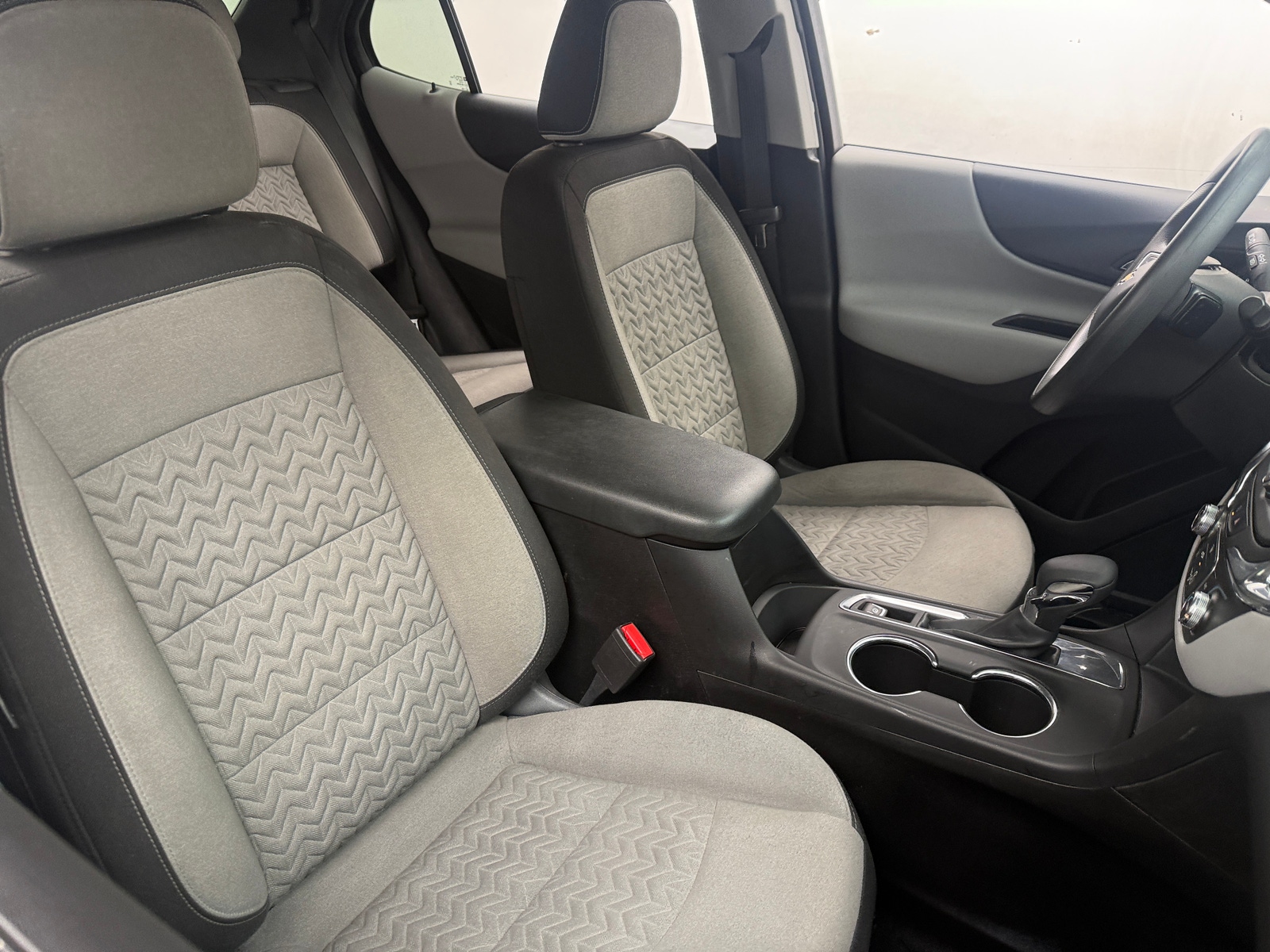 Thumbnail: 2022 Chevrolet Equinox - 2