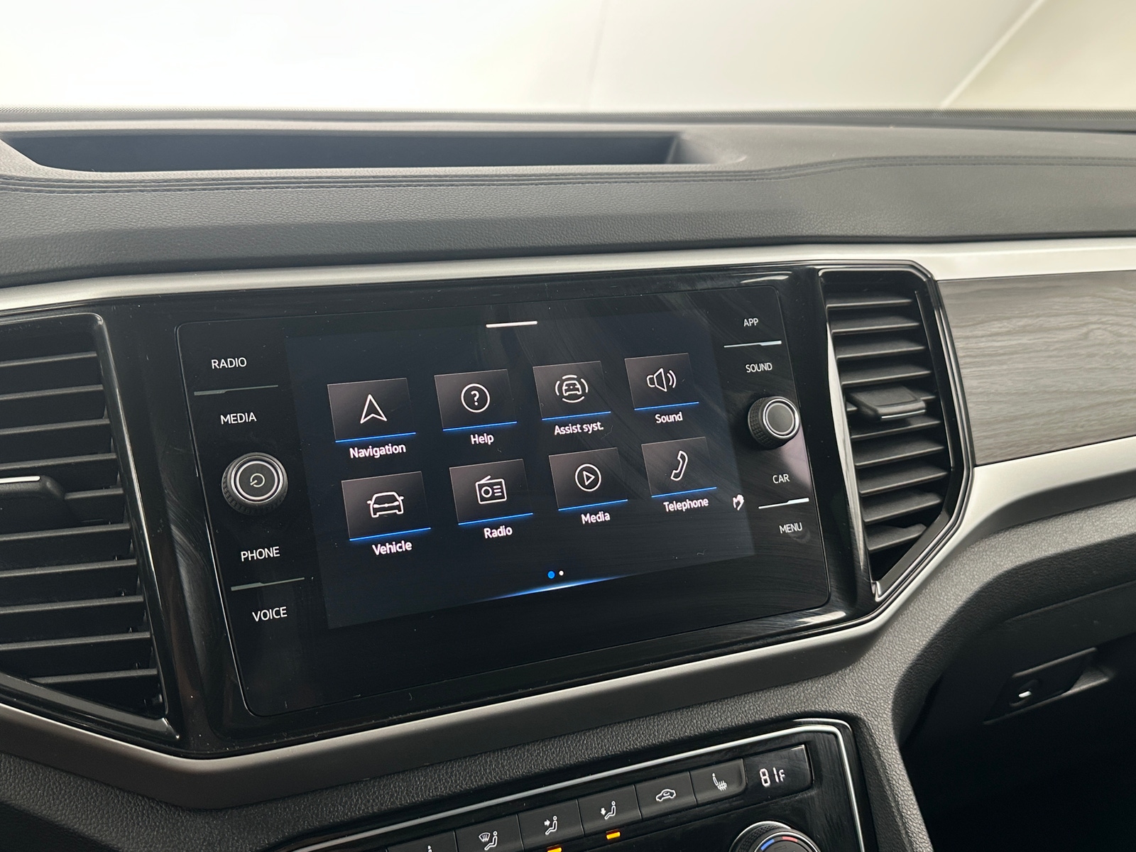 Thumbnail: 2023 Volkswagen Atlas - 3