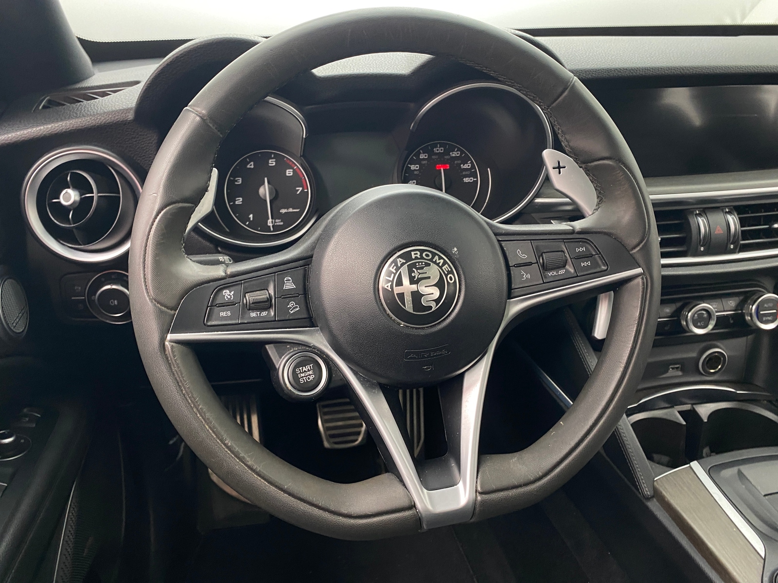 Thumbnail: 2018 Alfa Romeo Stelvio - 4