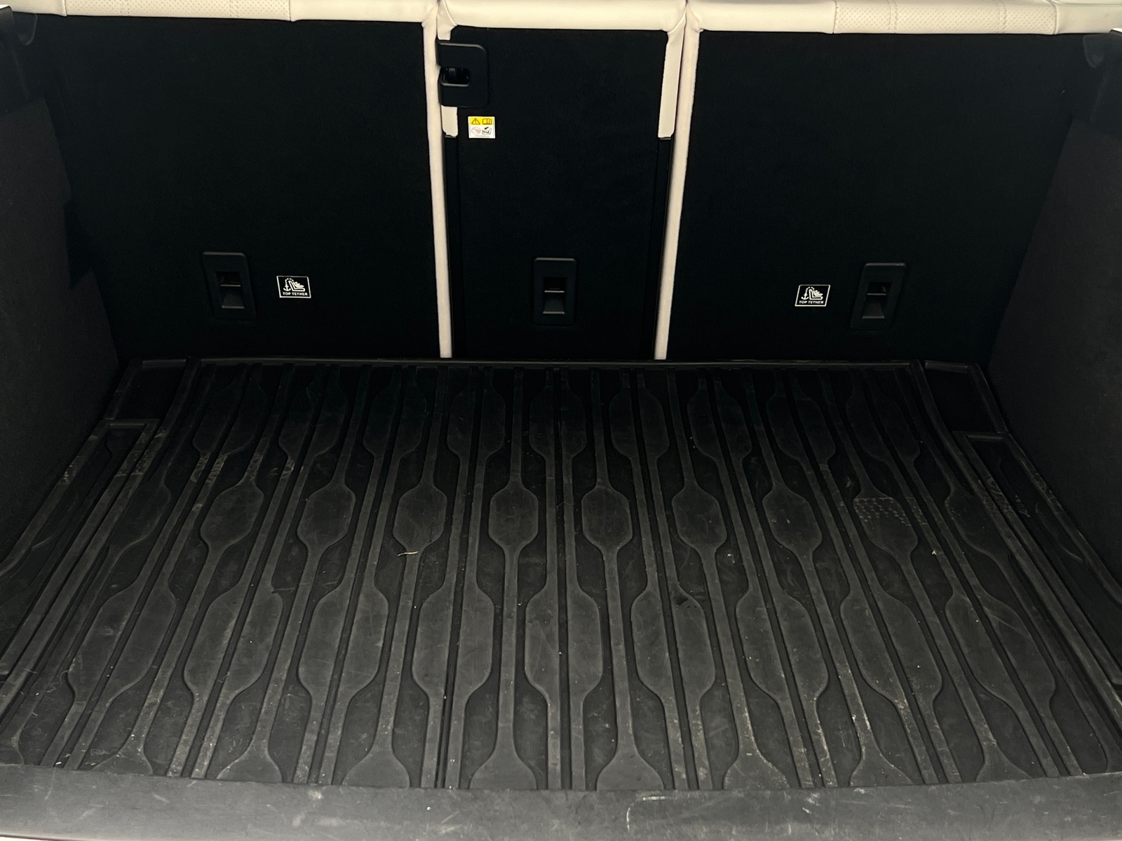 Thumbnail: 2019 Land Rover Range Rover Velar - 6