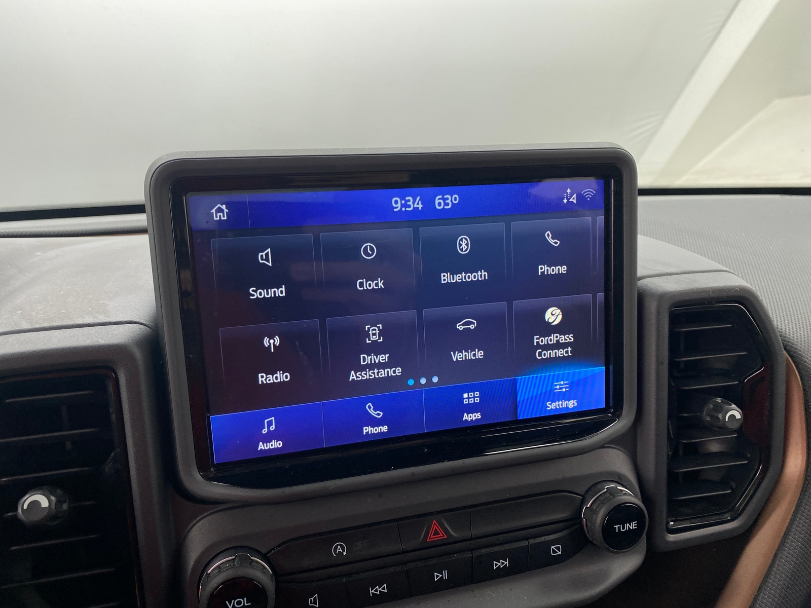 Thumbnail: 2021 Ford Bronco Sport - 3