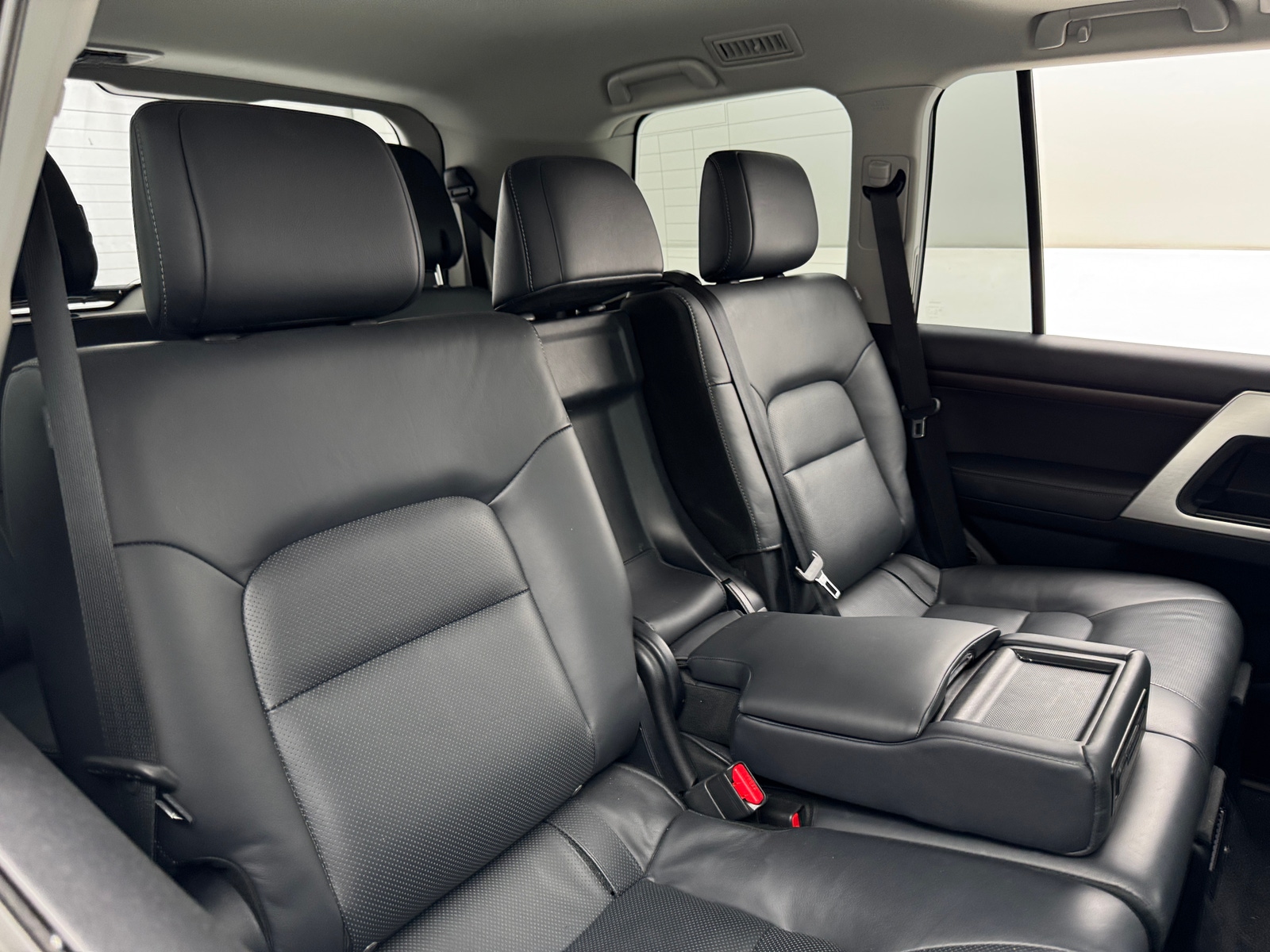 Thumbnail: 2019 Toyota Land Cruiser - 6