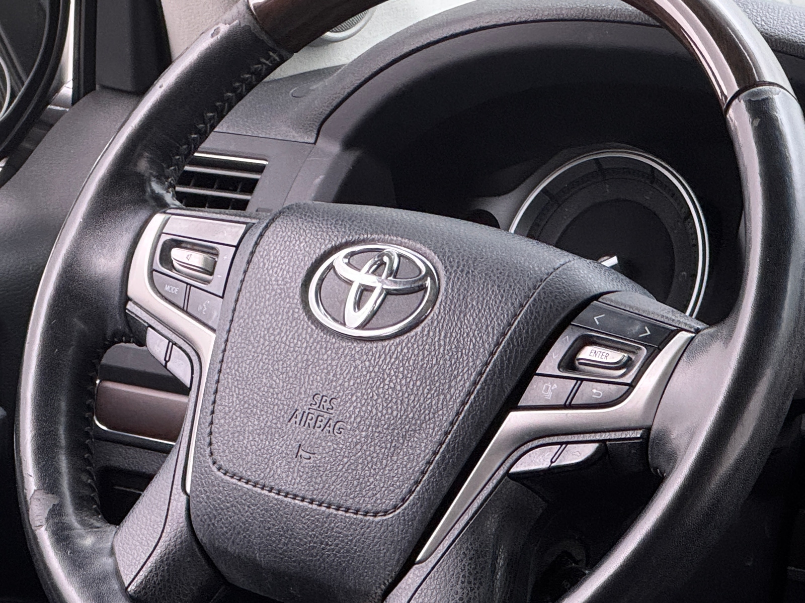 Thumbnail: 2019 Toyota Land Cruiser - 5