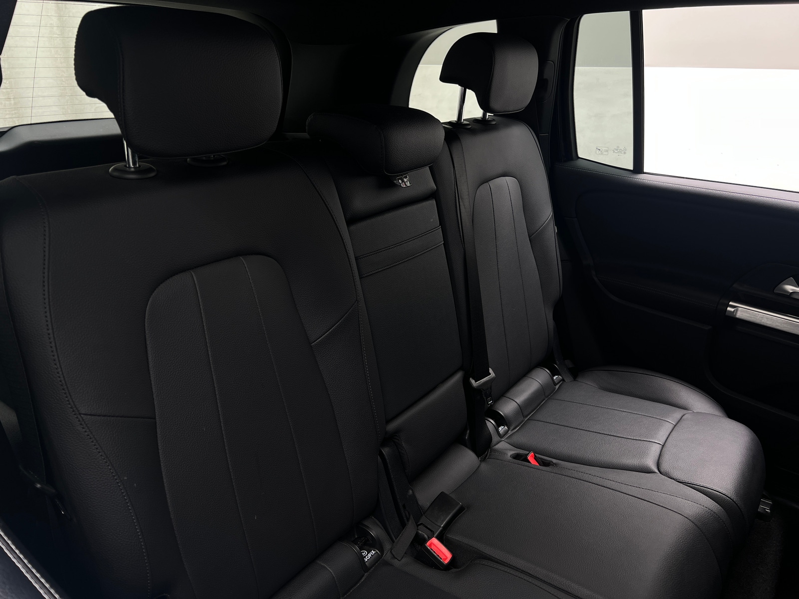 Thumbnail: 2025 Mercedes-Benz GLB - 5