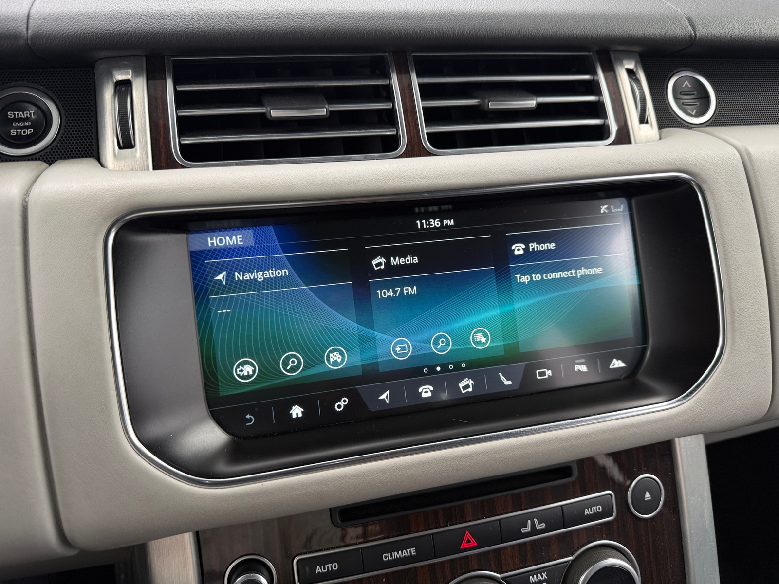 Thumbnail: 2017 Land Rover Range Rover - 3