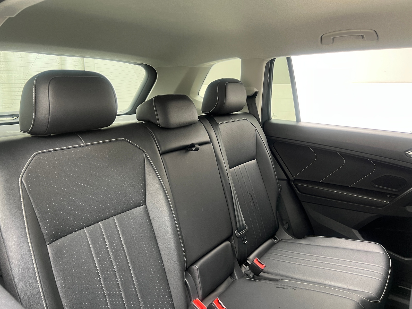 Thumbnail: 2022 Volkswagen Tiguan - 5