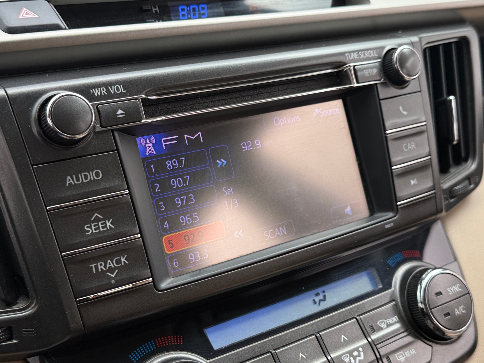 Thumbnail: 2013 Toyota RAV4 - 4