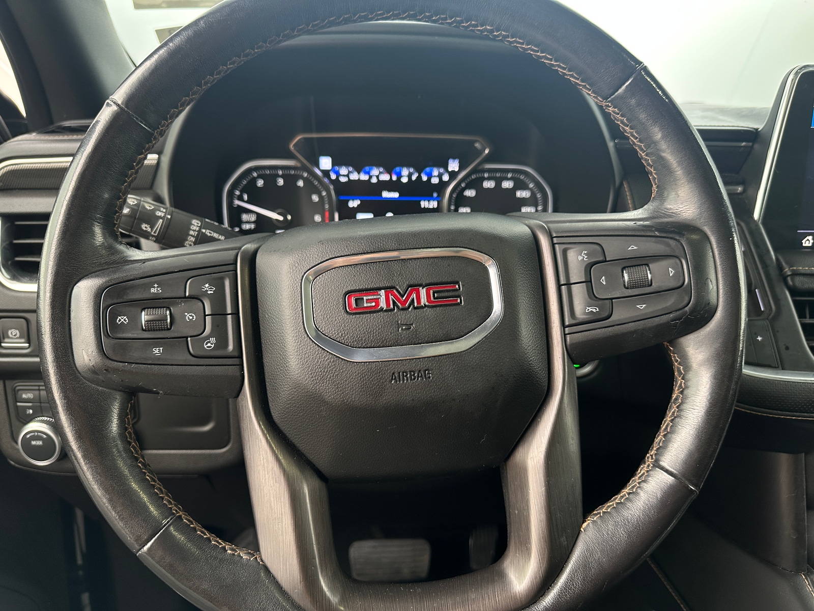 Thumbnail: 2021 GMC Yukon XL - 4