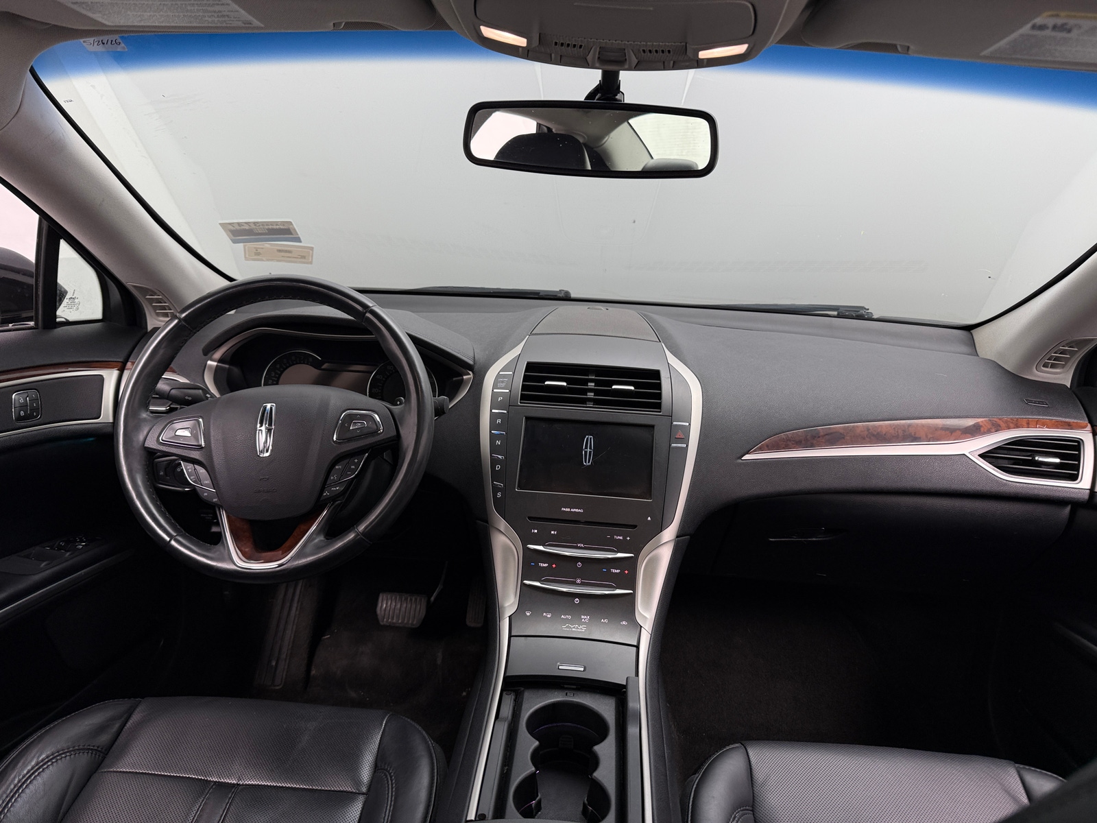 Thumbnail: 2015 Lincoln MKZ - 2