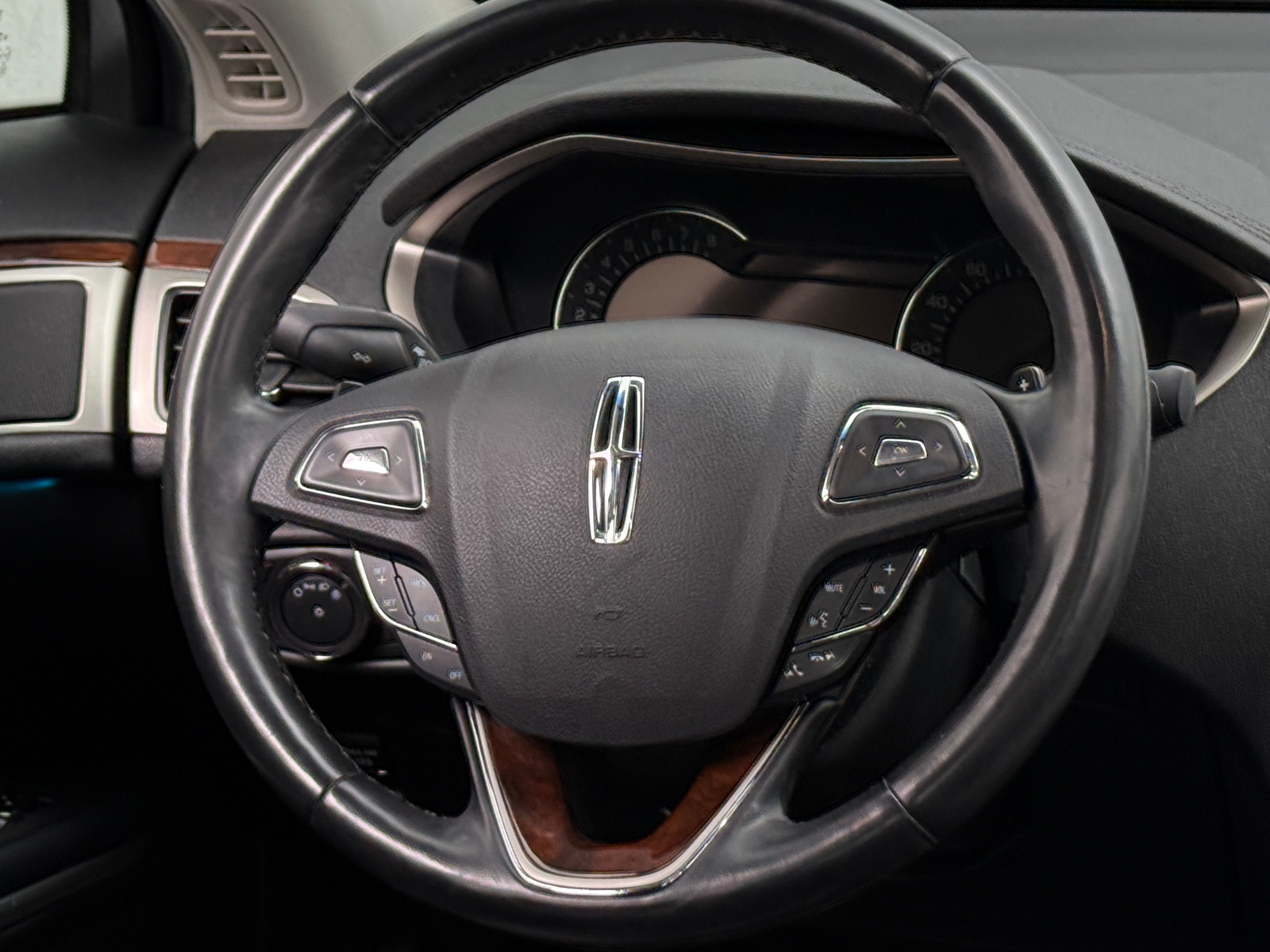 Thumbnail: 2015 Lincoln MKZ - 4