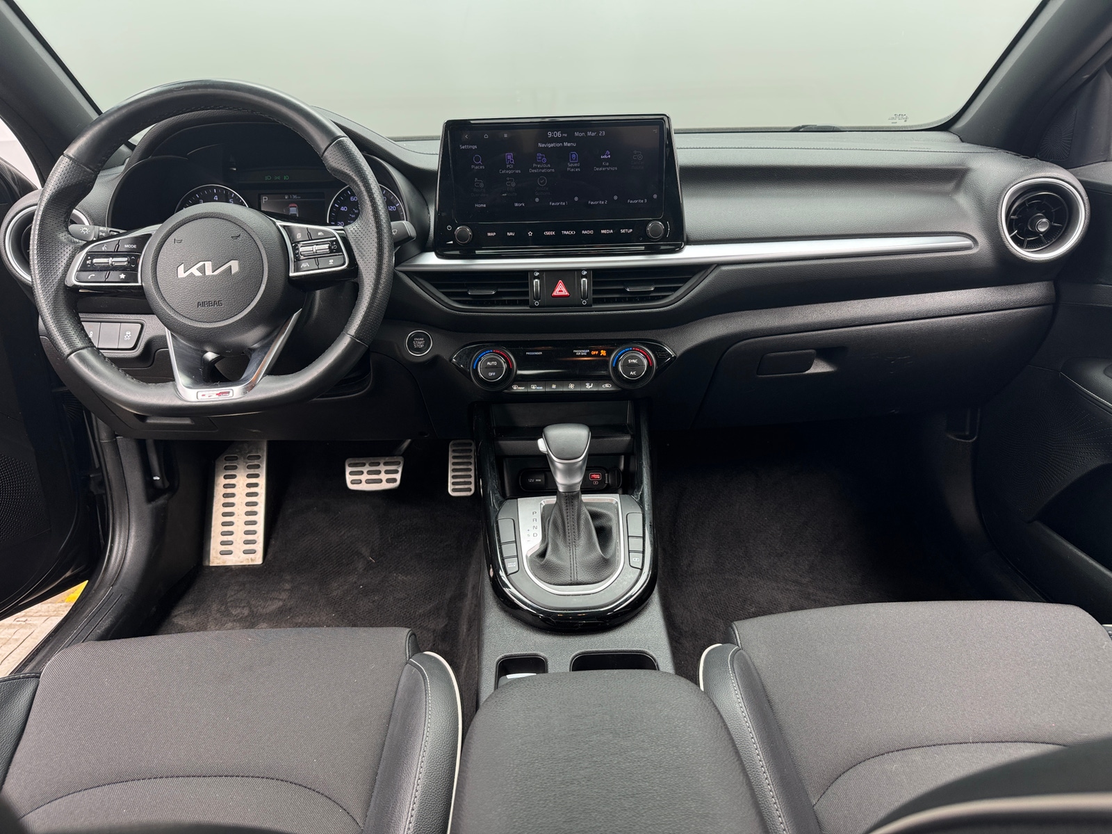 Thumbnail: 2022 Kia Forte - 3