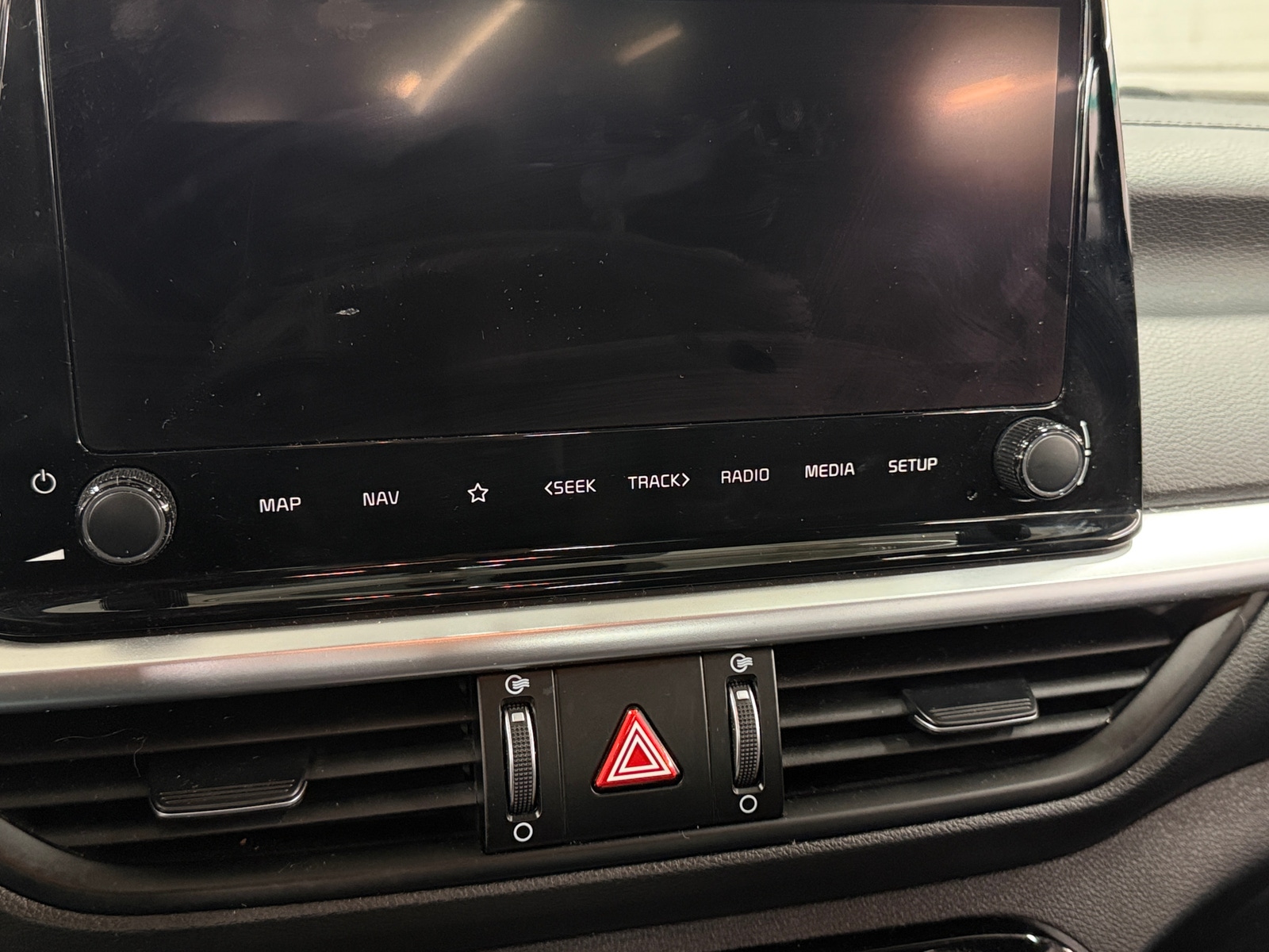 Thumbnail: 2022 Kia Forte - 4