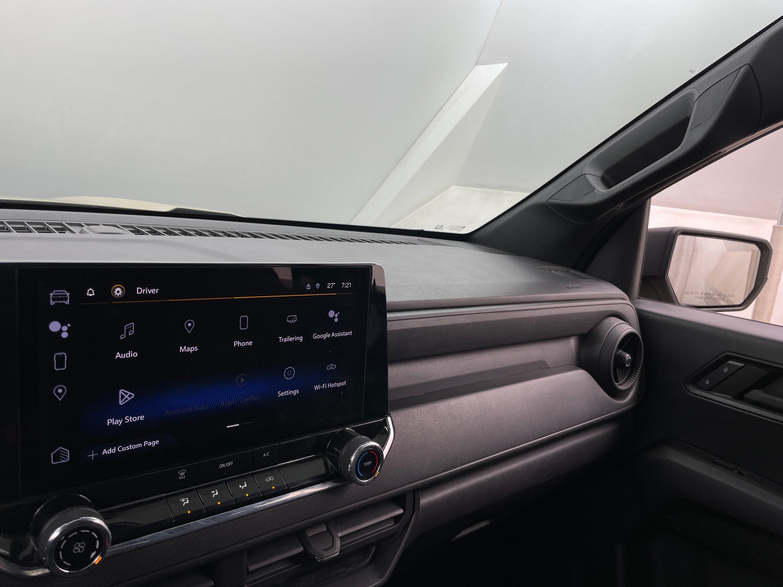 Thumbnail: 2023 Chevrolet Colorado - 4