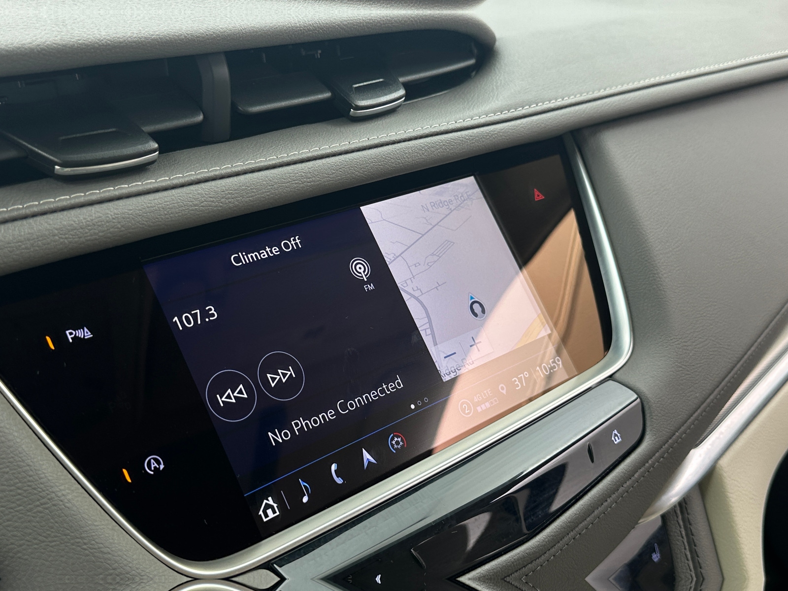 Thumbnail: 2025 Cadillac XT5 - 3