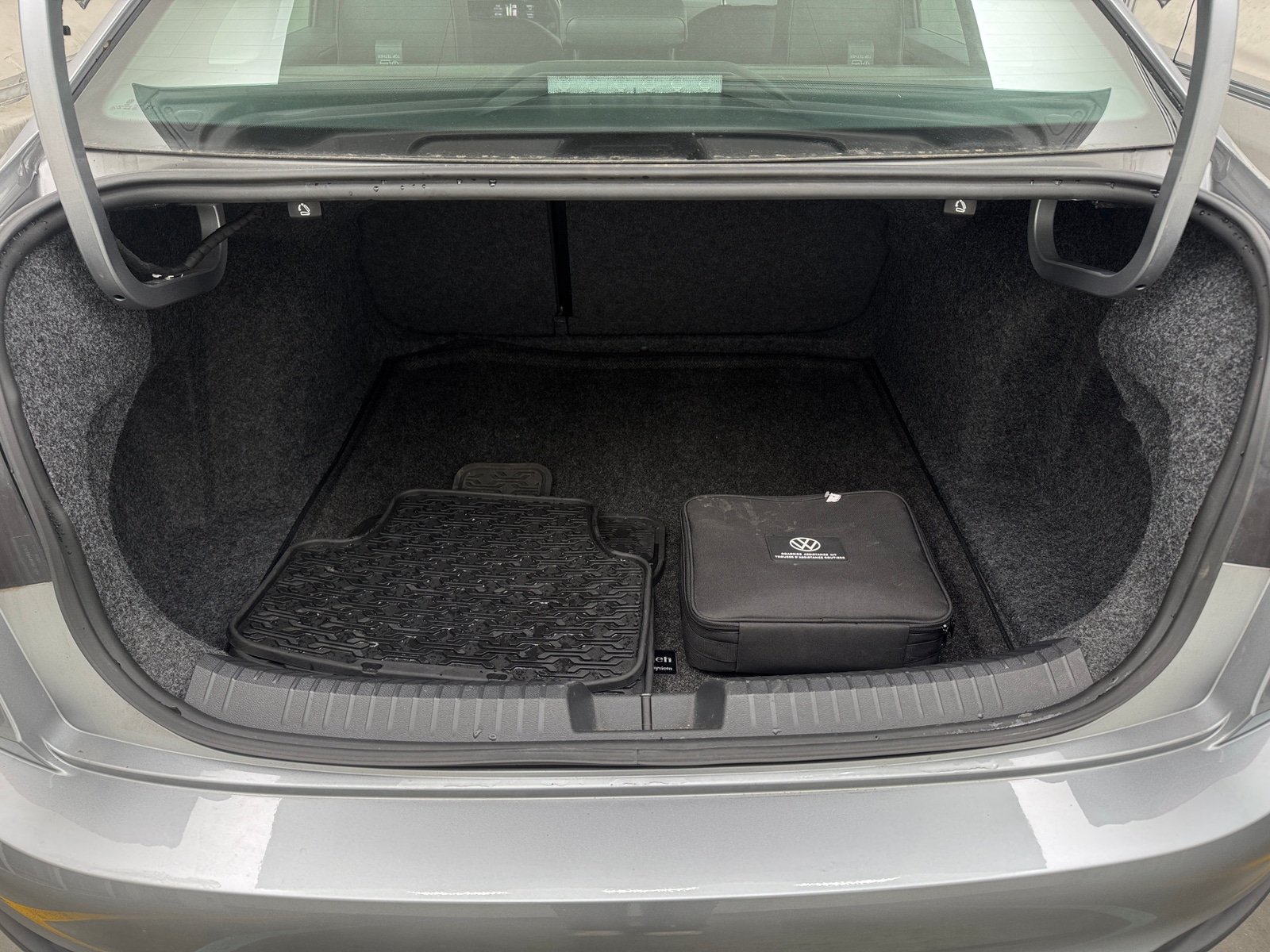 Thumbnail: 2023 Volkswagen Jetta - 6