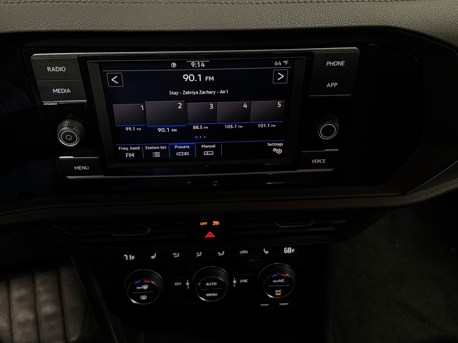 Thumbnail: 2023 Volkswagen Jetta - 3