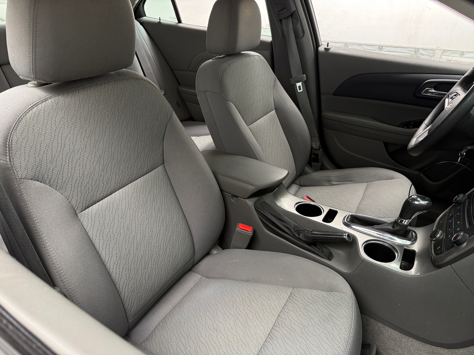 Thumbnail: 2015 Chevrolet Malibu - 2