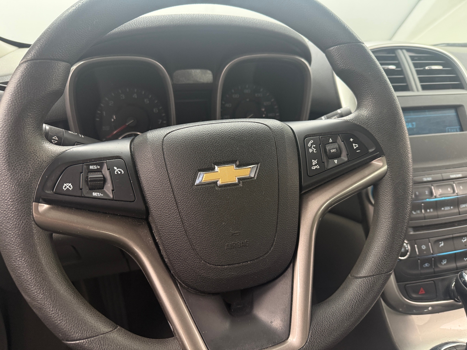 Thumbnail: 2015 Chevrolet Malibu - 5